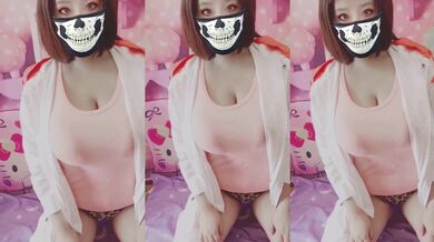 快手超大巨乳-水仙- 洗奶微信福利，这对奶子 泡沫搓起来真是爽爆了，滑溜溜足够大，看她揉就是爽！